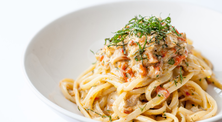 Crab Linguine with Lemon, Mint and Chile